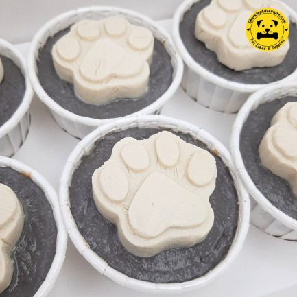 paw print pupcakes for dogs, cats