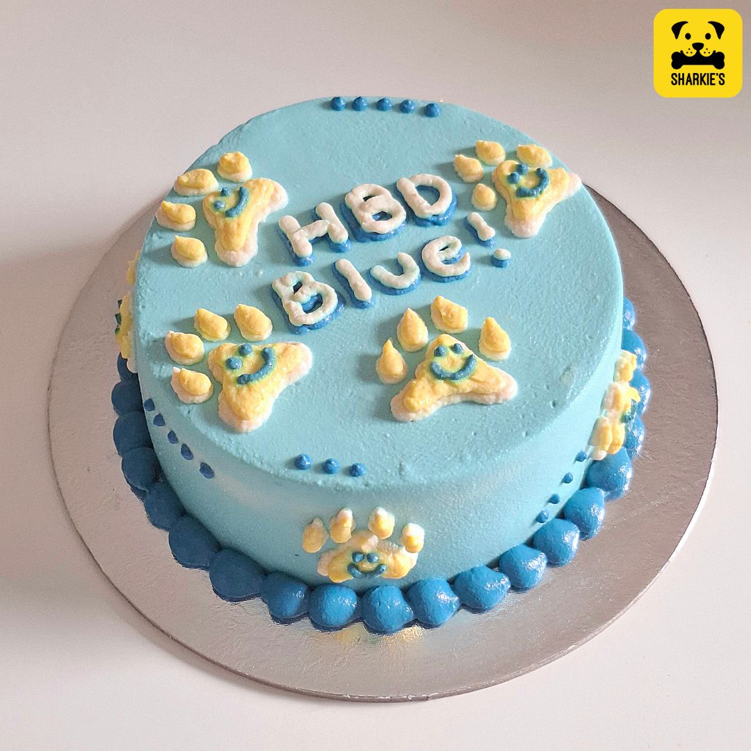 paws with smiley face pet cake